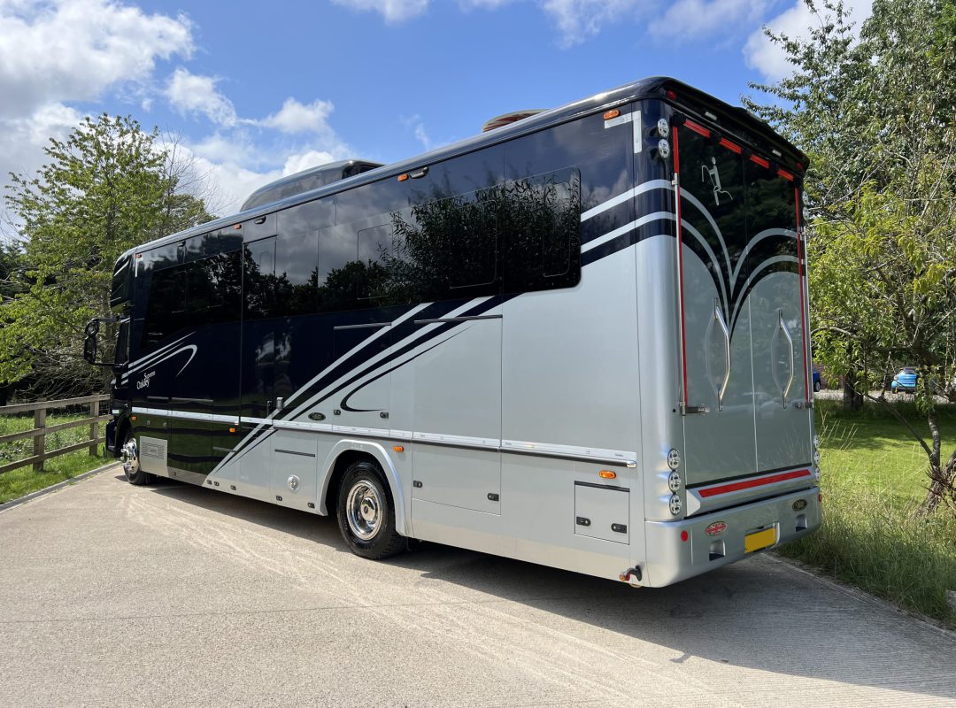 Oakley Supreme 2020 | Oakley Horseboxes